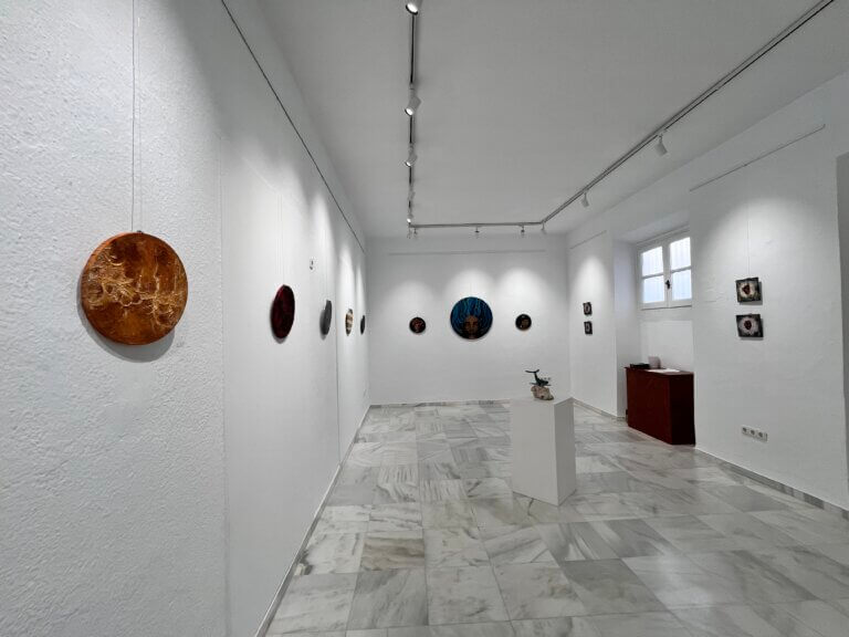 Instalación Exposición: Pasos Hacia Lo Inefable